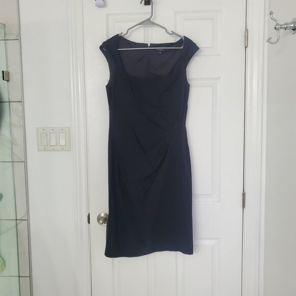 Le Chateau Size Large - Picture 2 of 9